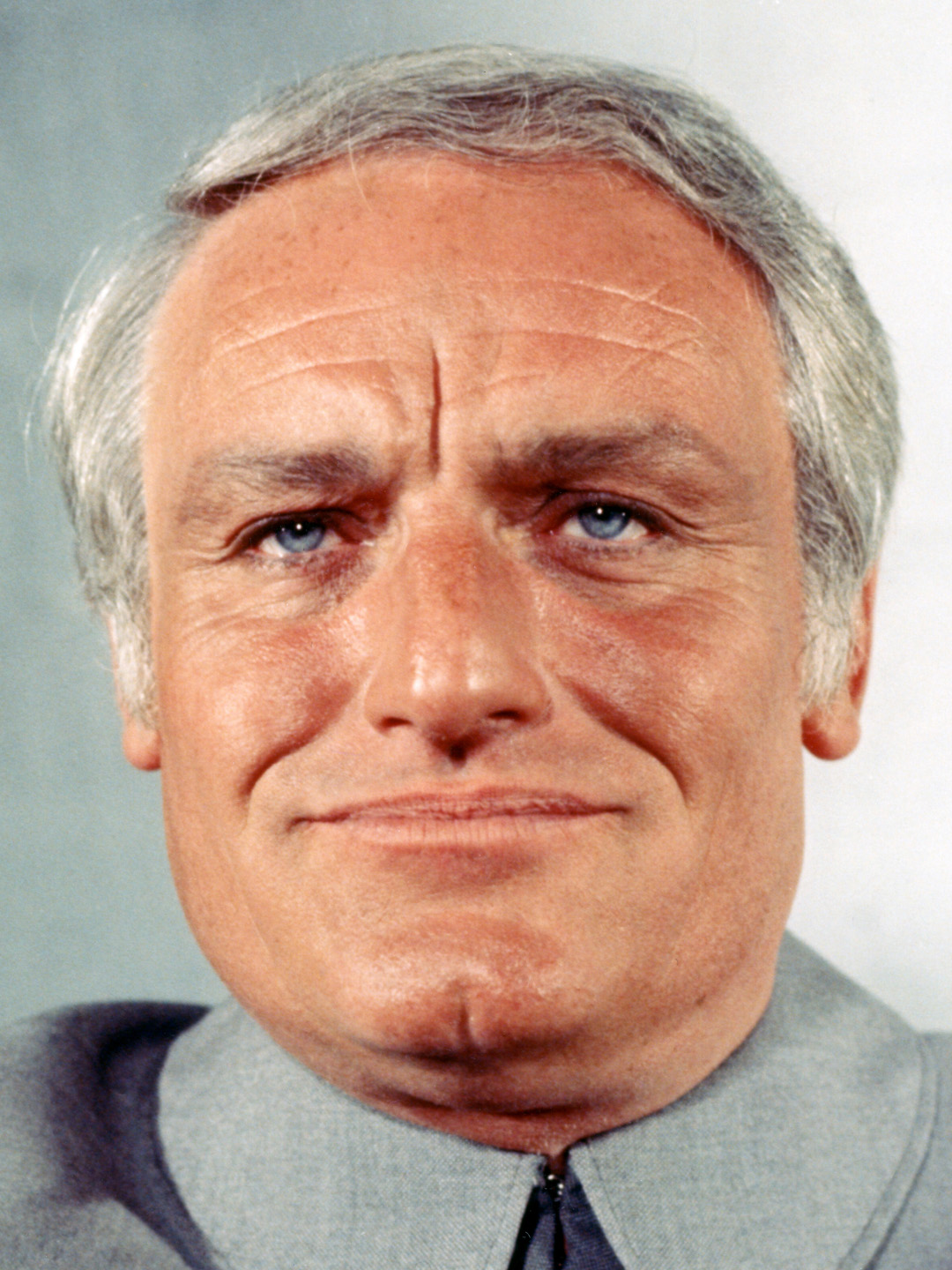 How tall is Charles Gray?